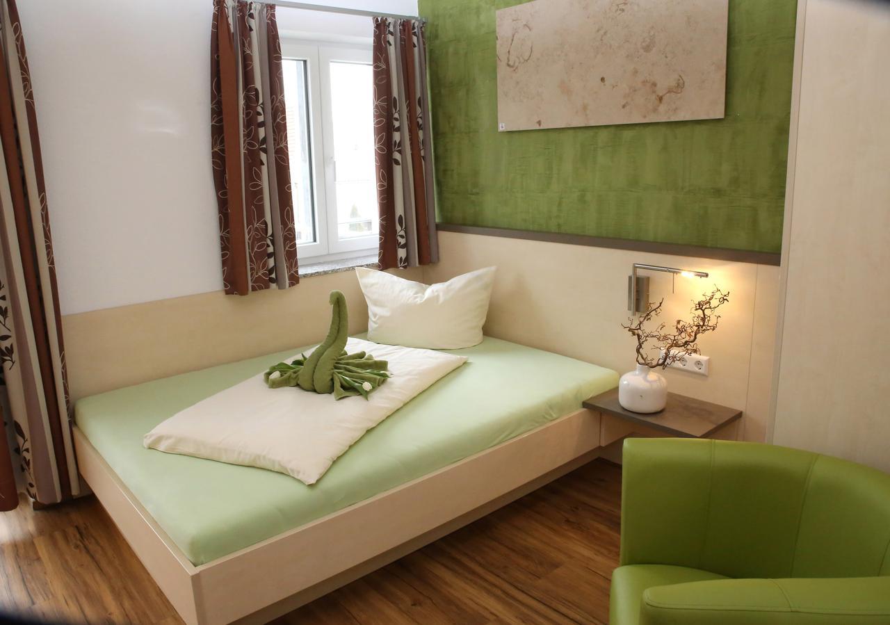 Goldener Schluessel Mit Gaestehaus Sina Nördlingen Εξωτερικό φωτογραφία