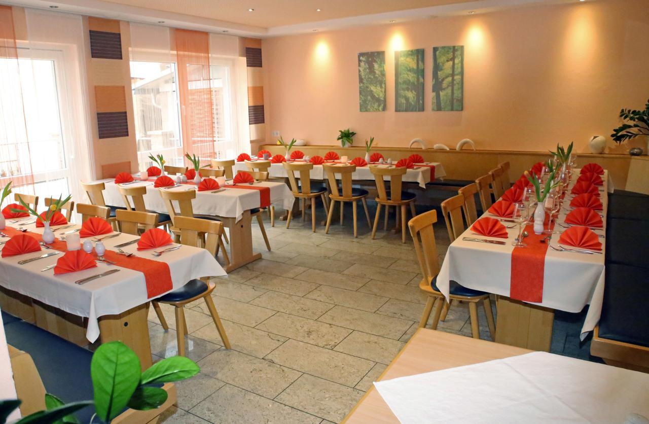 Goldener Schluessel Mit Gaestehaus Sina Nördlingen Εξωτερικό φωτογραφία